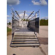 Remorque bétaillère robuste avec homologation routière