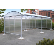 Abris 2 roues à toit arrondi pour vélos et motos - Série AT - Sur mesure - Poteaux métalliques anti-corrosion et options personnalisables_1