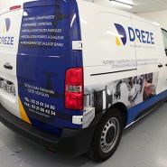 Personnalisation véhicule utilitaire avec adhésif polymère durable