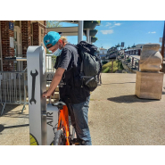 Station de réparation et gonflage robuste pour vélo - altinnova  altao fix'air 2 en 1_1