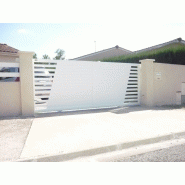 Portail coulissant - Plein, Semi-ajouré, Ajouré, Satiné ou Texturé, avec ou sans Serrure - Label QUALICOAT/QUALIMARINE_1