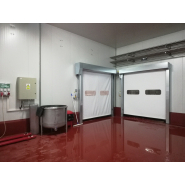 Porte rapide industrielle ZipGO Food - Conçue pour séparer les espaces alimentaires, conforme aux normes sanitaires_1