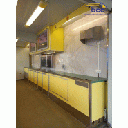 Container marché boucherie Scarabile 906 – porteur Volvo – vitrine réfrigérée inox – portes vitrées + réserve sèche_1