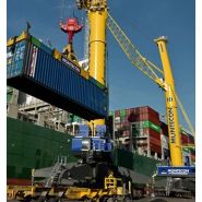 Grue mobile LHM 800 adaptée au chargement de conteneurs sur 22 rangées