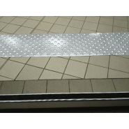 Dalles podotactiles DALUM - aluminium brut larmé embouti - antidérapantes - marque Romus_1