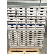 Meuble d'occasion de laboratoire avec 32 tiroirs - Référence P21091176 - sur pieds bois_1