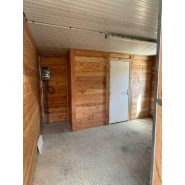 Barns pro - BARN003 - Abri équestre en bois et métal personnalisable, fabrication française_1