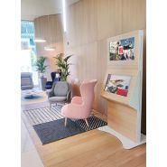 Borne interactive indoor - ViaDirect Wally - écran 22 à 49 pouces, options NFC et QR code_1