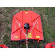 Équipement Bav Kuhn conçu pour le nettoyage des espaces verts