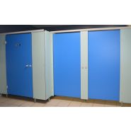 Cabine vestiaire en matériaux hygiéniques pour locaux professionnels