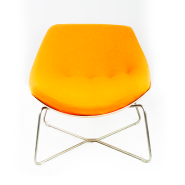 Chaise visiteur Lapalma AUKI d'occasion - lounge en mousse de polyuréthane ignifugée avec pieds en métal en base de croix - design et robuste_1