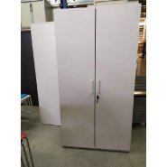 Armoire à portes battantes - penderie Steelcase d'occasion - bois, avec clé, dimensions 192cm x 80cm ou 192cm x 100cm, 4 tablettes amovibles_1