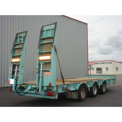 Remorque porte-engins CASTERA 6412 - 31,5T PTC - 3 essieux - Suspension mécanique - Plateau basculant avec rampes hydrauliques