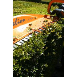 Taille-haie hydraulique Helion - SAS Laupêtre - longueur de coupe de 27 à 75 cm, anti-blocage des lames et système Quick Switch