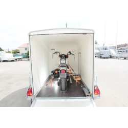 Remorque fermée avec une suspension pullman 2 galvanisée pour le transport de grosse moto, de quad, de vélos, les loisirs ou pour des besoins pro - debon - cargo p2