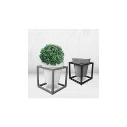 Jardinière CASUAL - Structure en acier 4x4cm - Pot en polyéthylène rotomoulé, UV résistant - Dimensions 60x60x60cm