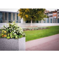 Jardinière Kube UM1372 - béton préfabriqué gris granite - aspect rugueux