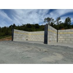 Bloc béton empilable 160X80  LEGO pour réaliser des cases de stockage de vrac