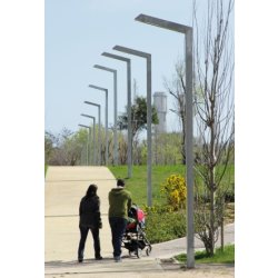 Lampadaire urbain 108 LED - 132 W - acier galvanisé - hauteur 7,7 m - design fonctionnel