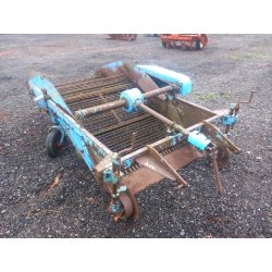 Arracheuse de pommes de terre Ransomes aligneuse 2 rangs 1m35 - Occasion - portée avec 2 tapis