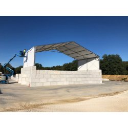 Bloc béton type LEGO, section 80 X80cm pour porter un bâtiment de stockage