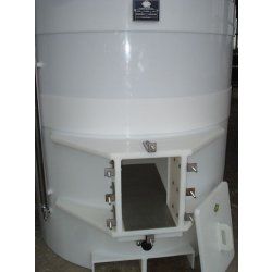 Cuve à vin rouge - 28,50 HL au débordement - Fond en pente inclinée avec grille de filtration inox