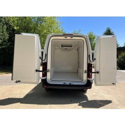 Véhicule frigorifique avec cellule intégrée IsoCity 7,0 ou 8,6m3 - Froid positif ou négatif - Nissan Interstar