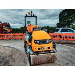 Ct160 rouleau tandem vibrant - JCB - moteur Kubota 14,5 kW - poids opérationnel 1710/1790 kg