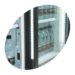 Vitrine réfrigérée FS - 2 ou 3 portes - Finition blanc ou noir - Cadre aluminium noir - Référence FS1600H