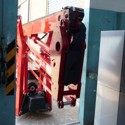 Nacelle araignée sur chenille automotrice idéale pour l'entretien des espaces verts et des bâtiments avec une hauteur de travail de 17.60m - spider 18.90