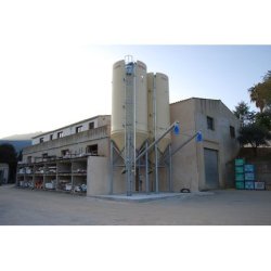 Silo industrie sur pieds droits avec un capteur connecté SiloMetric, capacité jusqu'à 200 m3 - ROUSSEAU