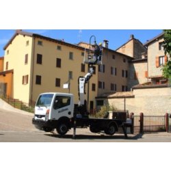 Scorpion 1812 sur nissan camion nacelle - oil & steel france - 17,8m
