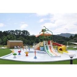 Pataugeoire - Grande structure aqualudique thème Hawaï avec toboggans et activités personnalisables - Polin Waterparks
