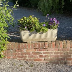 Jardinière Episcia - Double paroi avec réserve d'eau - 65L - Apparence pierre - Marque Belli - Fabrication française