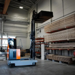 Chariot Multidirectionnel Électrique  avec une Capacité de levage  jusqu'à 4,5 tonnes en Isère et Rhône - Alpes  -  disponible en achat neuf et en location de courte à longue durée