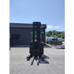 Chariot à mât rétractable BT RRB2 1537 - disponible en occasion et en location de courte à longue durée