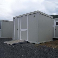 Bloc sanitaire PMR neuf - WC PMR, lavabo PMR, WC standard et lave-mains - Hauteur extérieure 239 cm, Hauteur intérieure 220 cm, Largeur 340 cm, Profondeur 242 cm