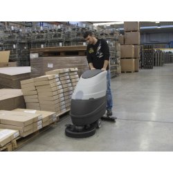 Autolaveuse accompagnée SWIFT 50 BTR EVO - idéale pour collectivités et petites industries, 2000m2/h, batteries intégrées