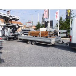 Remorque plateau HUMBAUR HT 255221 GR / HT 305221 GR - 2 essieux, roues dessous, ridelles alu, PTAC 2500 à 3000 kg