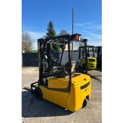 Chariot Frontal Electrique YALE ERP18VT