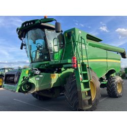 Moissonneuse batteuse John Deere S770I - Technologie avancée, performance et faible nombre d'heures