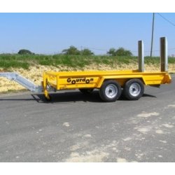 Remorque porte-engins Gourdon 3.5T - 2 essieux - mécanosoudée avec rampes assistées