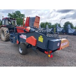 Arracheuse de pommes de terre Bolko Z643 - Occasion - Machine rénovée avec trémie à tapis