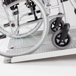 Rampe pliable éco en aluminium TE-1026-5 - 300 kg - 61 à 244 cm - Normes ERP