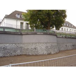 Dispositif anti-inondation démontable Flo-Glass - verre de sécurité feuilleté - protection jusqu'à 1,3 m