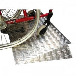 Rampe de seuil PRAG - Aluminium - 54 x 77 cm - Bords évasés - Résistante jusqu'à 300 kg