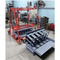Pondeuse à parpaings multifonction permettant la production de 1680 parpaings par jour - RÉF. DGI01-ET