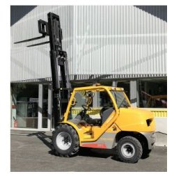 Chariot élévateur 2,5 T - mât TRIPLEX - tout-terrain compact - location disponible - transport et manutention industrielle
