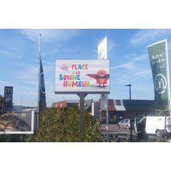 Écran géant LED extérieur sur pied - Dynagence - forte luminosité jusqu'à 10 000 cd - résistant aux intempéries