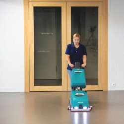 Autolaveuse accompagnée Discomatic Bolero 10 - compacte, réservoir 10L, batterie lithium-ion